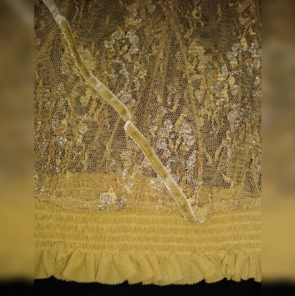 Lane Bryan lace gold & silver wrap top size 18/20. - Picture 5 of 7